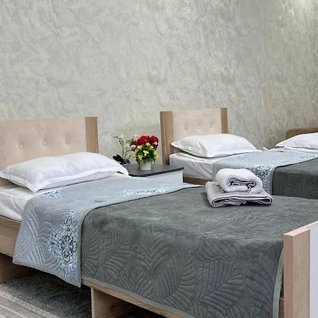 Asel Guest House Каракол Екстериор снимка