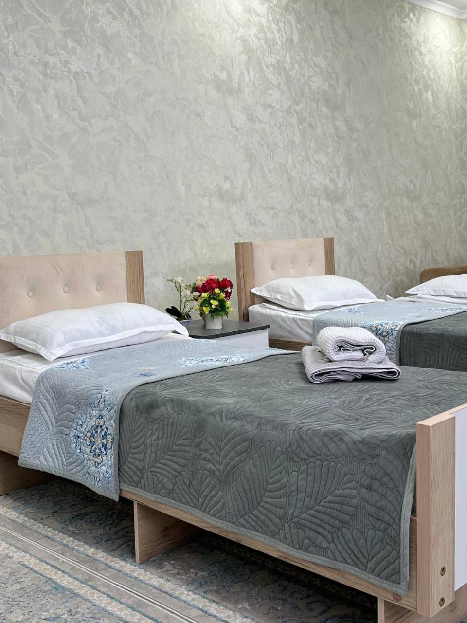 Asel Guest House Каракол Екстериор снимка